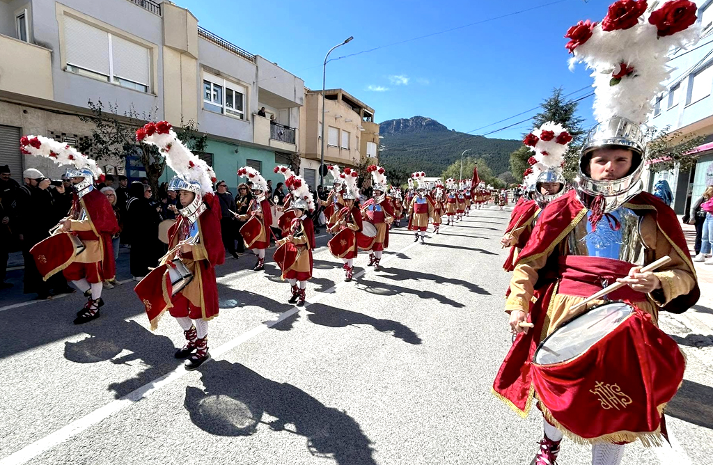 Los Armaos desfilan en las XXXVIII Jornadas Nacionales de la Exaltacin del Tambor de Moratalla